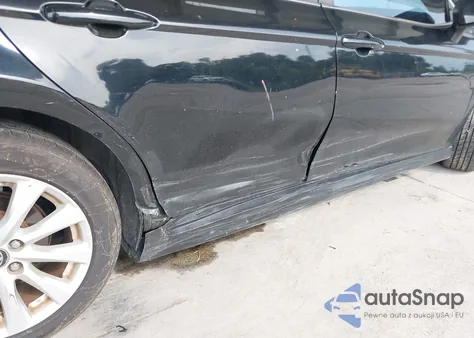 2018 Toyota Camry Le z USA, uszkodzony, nr VIN 4T1B11HK1JU123054